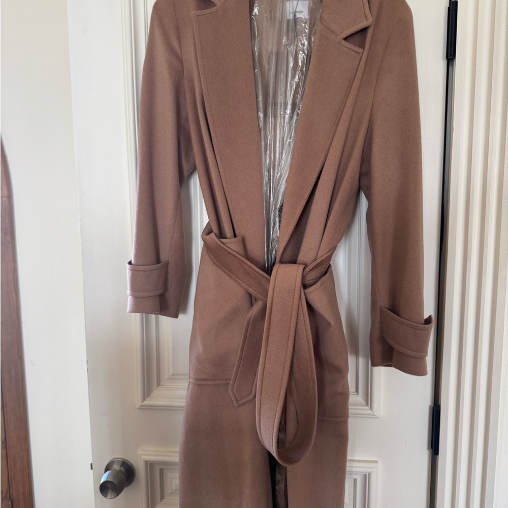 Burberry 💯% cashmere Belted Coat? NWT